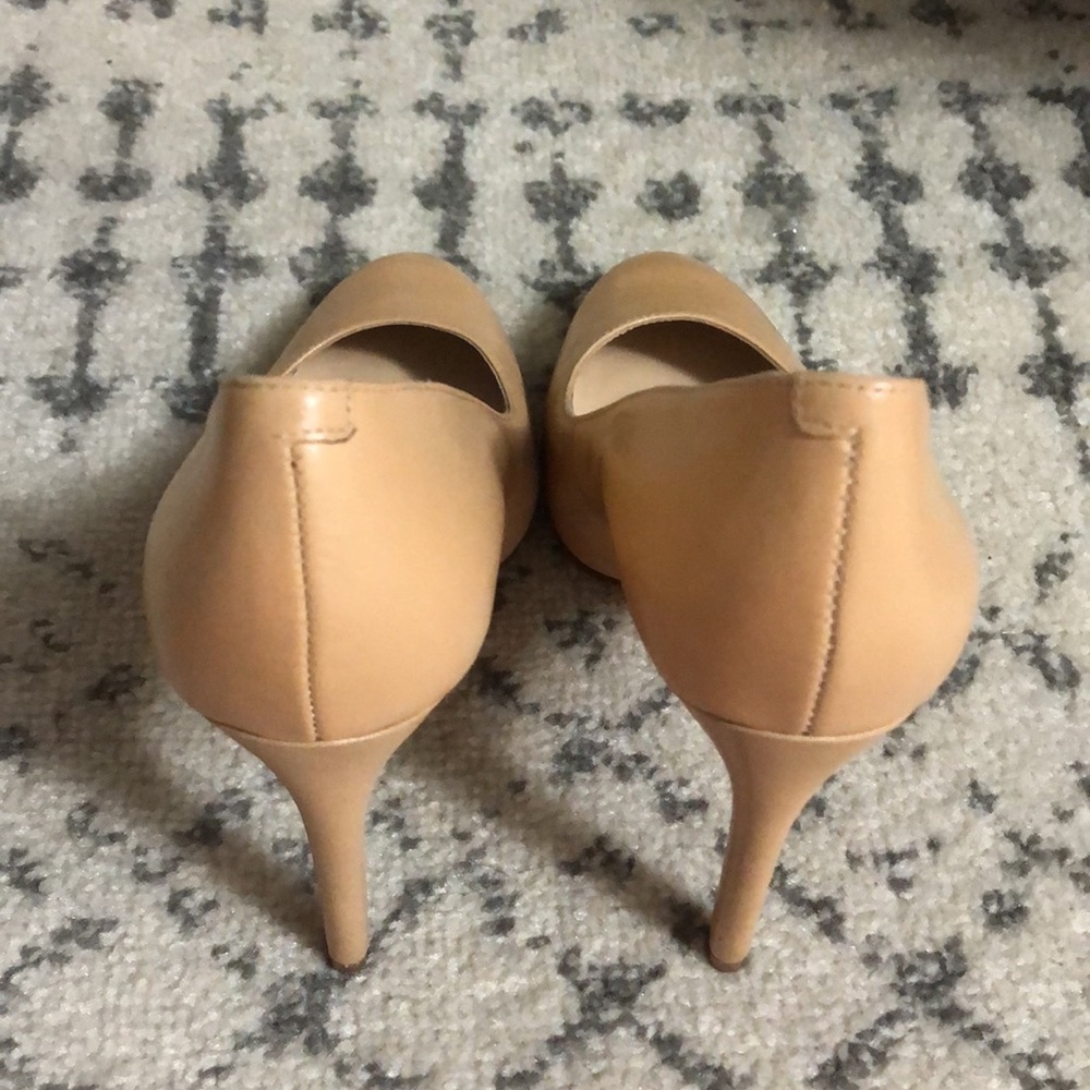 High Heels - Picture 3 of 4
